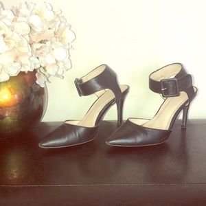 BAMBOO Buckle Strap Heel